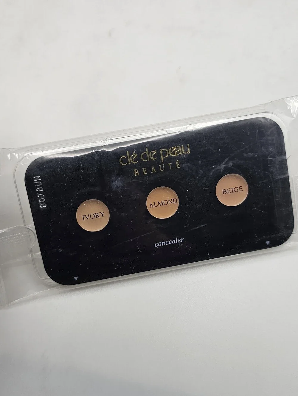 Clé de Peau Beauté Concealer Samples - Ivory, Almond, Beige
